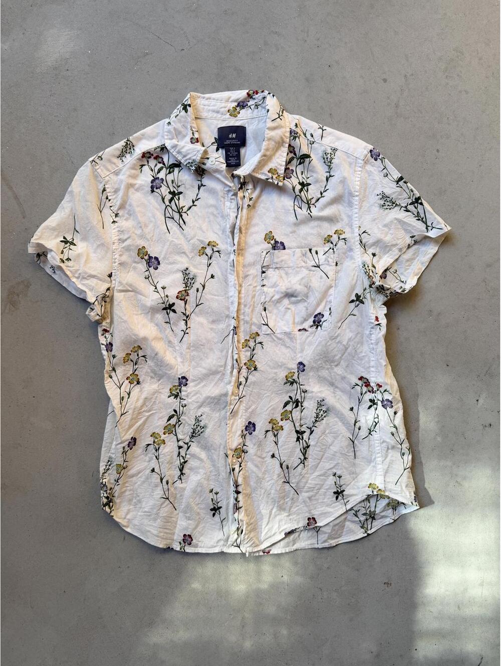 H&M Floral Button Up Feminine Collared Short Sleeve Shirt, Size S Women's